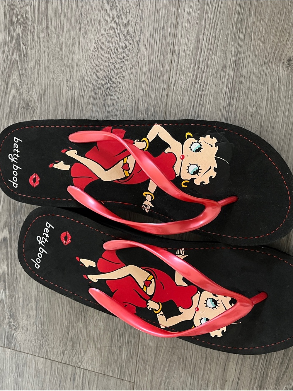 Betty Boop Black & Red Graphic Flip Flops with Pinkish-Red Straps